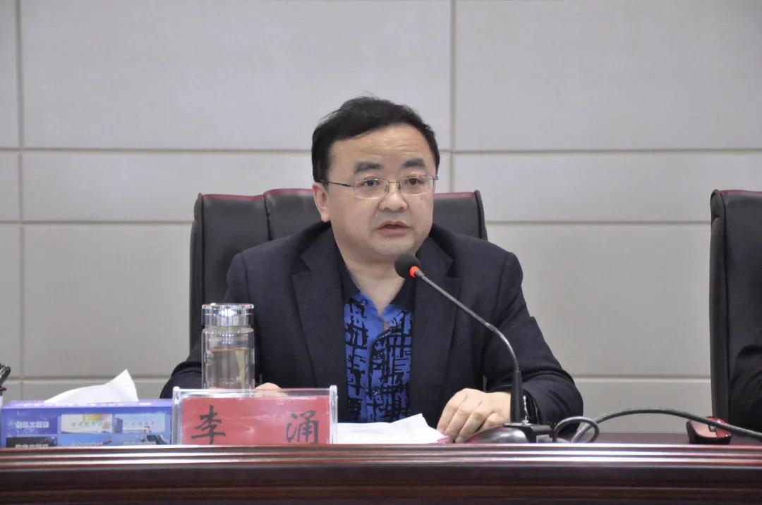 中共畢節(jié)工業(yè)職業(yè)技術(shù)學(xué)院委員會組織召開黨史學(xué)習(xí)教育動員大會暨“牢記殷切囑托、忠誠 干凈擔(dān)當(dāng)、喜迎建黨百年”專題教育啟動會